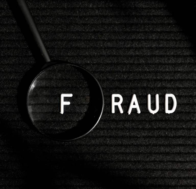 cover banner for blog title Difference between fraud and breach of trust under UAE Law